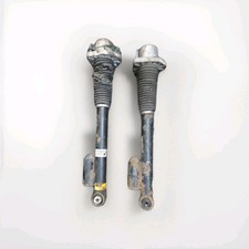 Amortiguadores de suspensión de un Land Rover Discovery Sport 2021