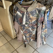 Camo Master Sportswoman Rugged Outdoor Gear. Pull Over With Tan Fleececsides 