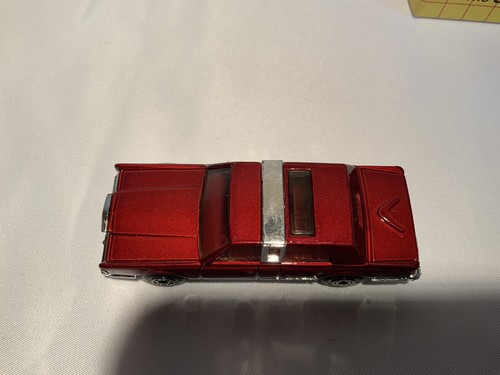 Matchbox Lincoln Town Car - MB43 Red - Picture 7 of 9