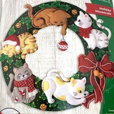 Bucilla 89490E Holiday Housecats Felt Wreath Making Kit 16  x16  NEW Sealed