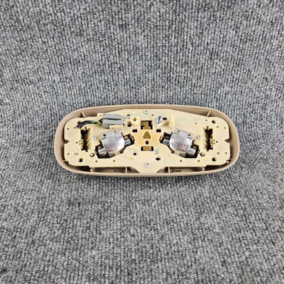 Ford F150 F250 F350 Excursion Mustang 1997-2003 luz domo OEM beige Foto 2 de 4