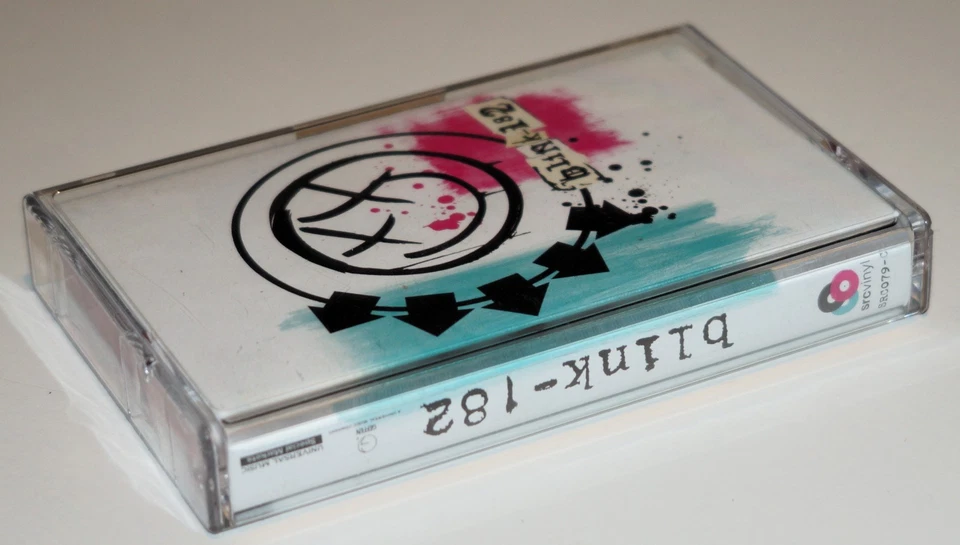 Blink-182 - 2015 USA Ltd Edition Pink Case Audio Cassette Tape - Geffen SRC079-C - Image 3 of 4