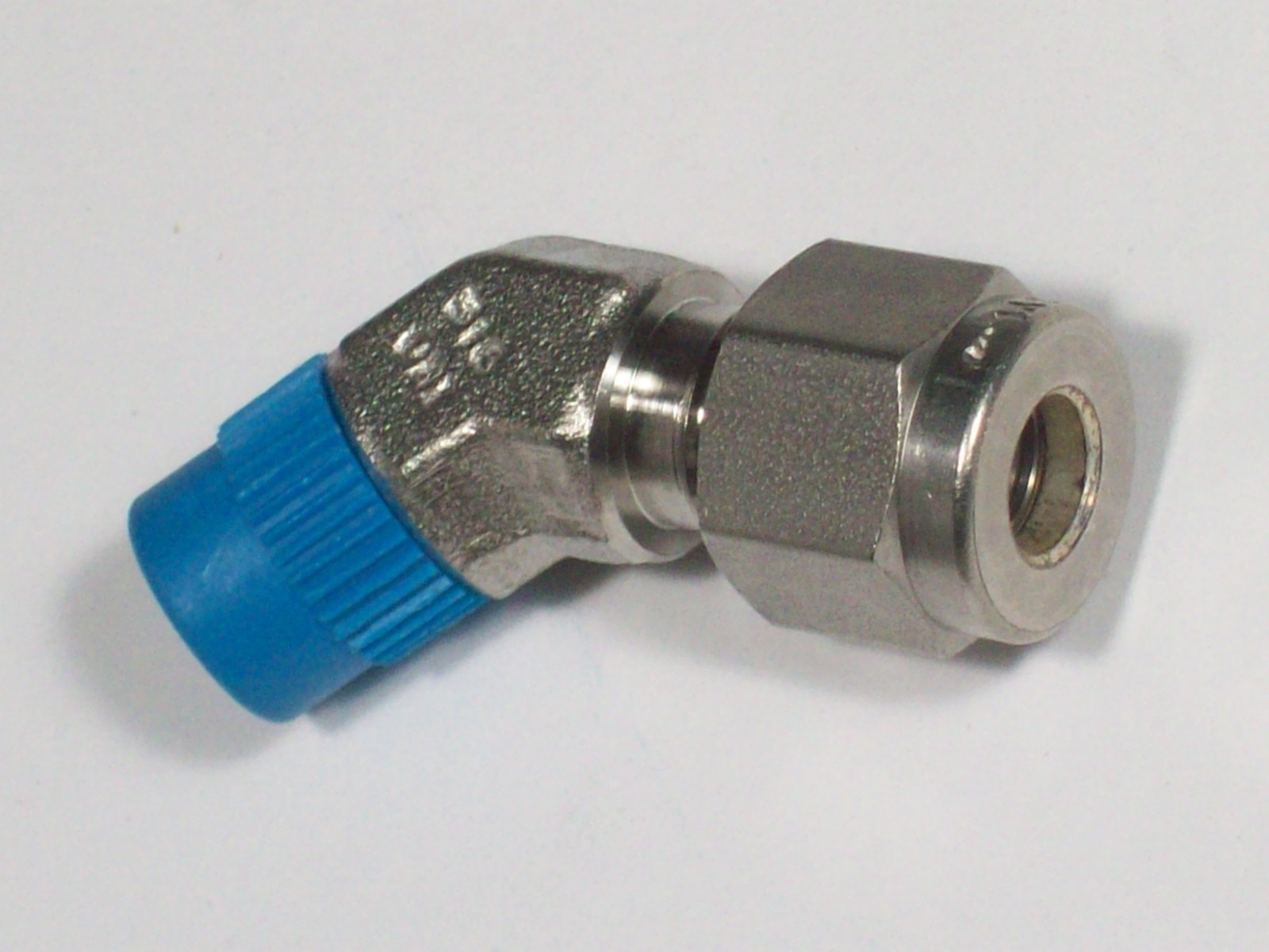 1- Swagelok Stainless Steel 45 Elbow, 1/4" OD Tube x 1/8" Male NPT, SS-400-5-2