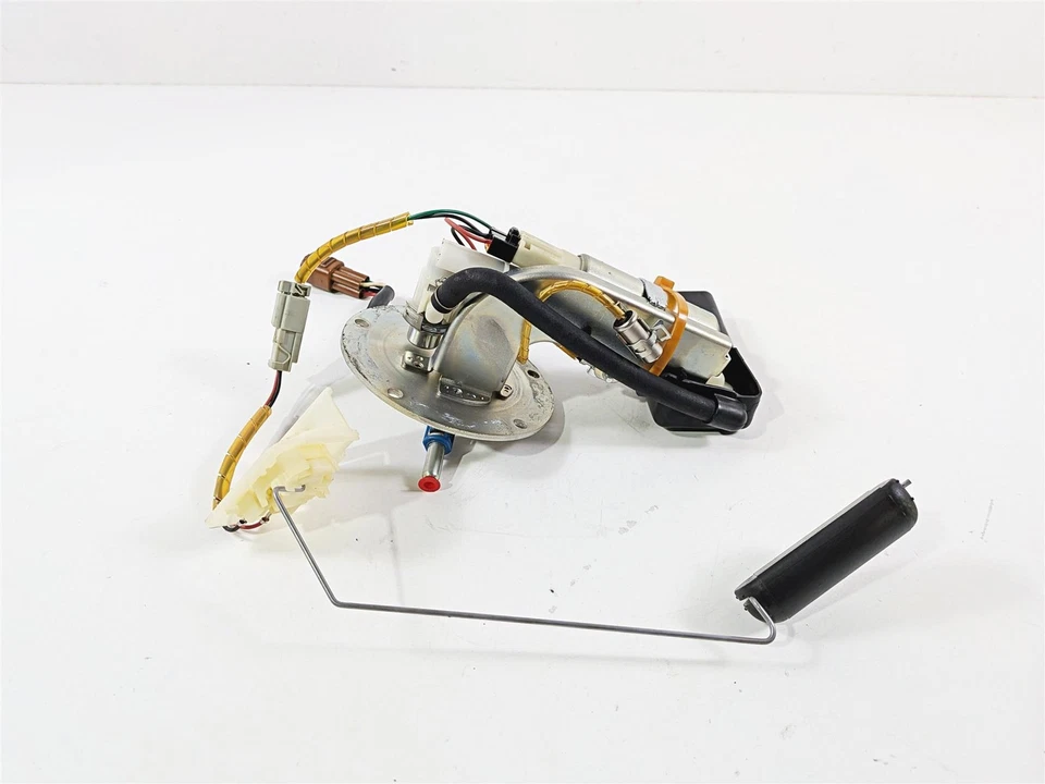 2014 铃木 M109R VZR1800 大道燃油燃气汽油泵和发件人 15100-48G10 — 第 3/4 张图片