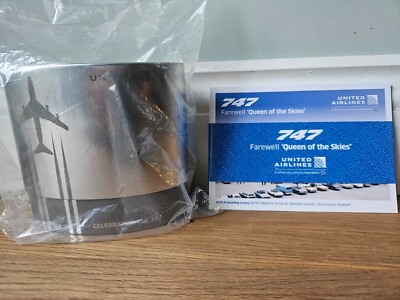 United Airlines ''Celebrating the 747'' First Class Silver Amenity Kit + Postkarten