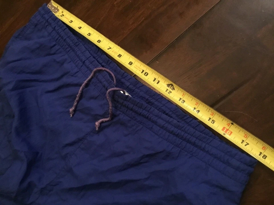 ВИНТАЖНЫЙ REEBOK НЕЙЛОНОВЫЕ ШОРТЫ (МУЖСКОЙ РАЗМЕР 36, СРЕДНИЙ ЯРЛЫК) КОРОЛЕВСКИЙ СИНИЙ ПОДЕРЖАННЫЙ - Изображение 2 из 4