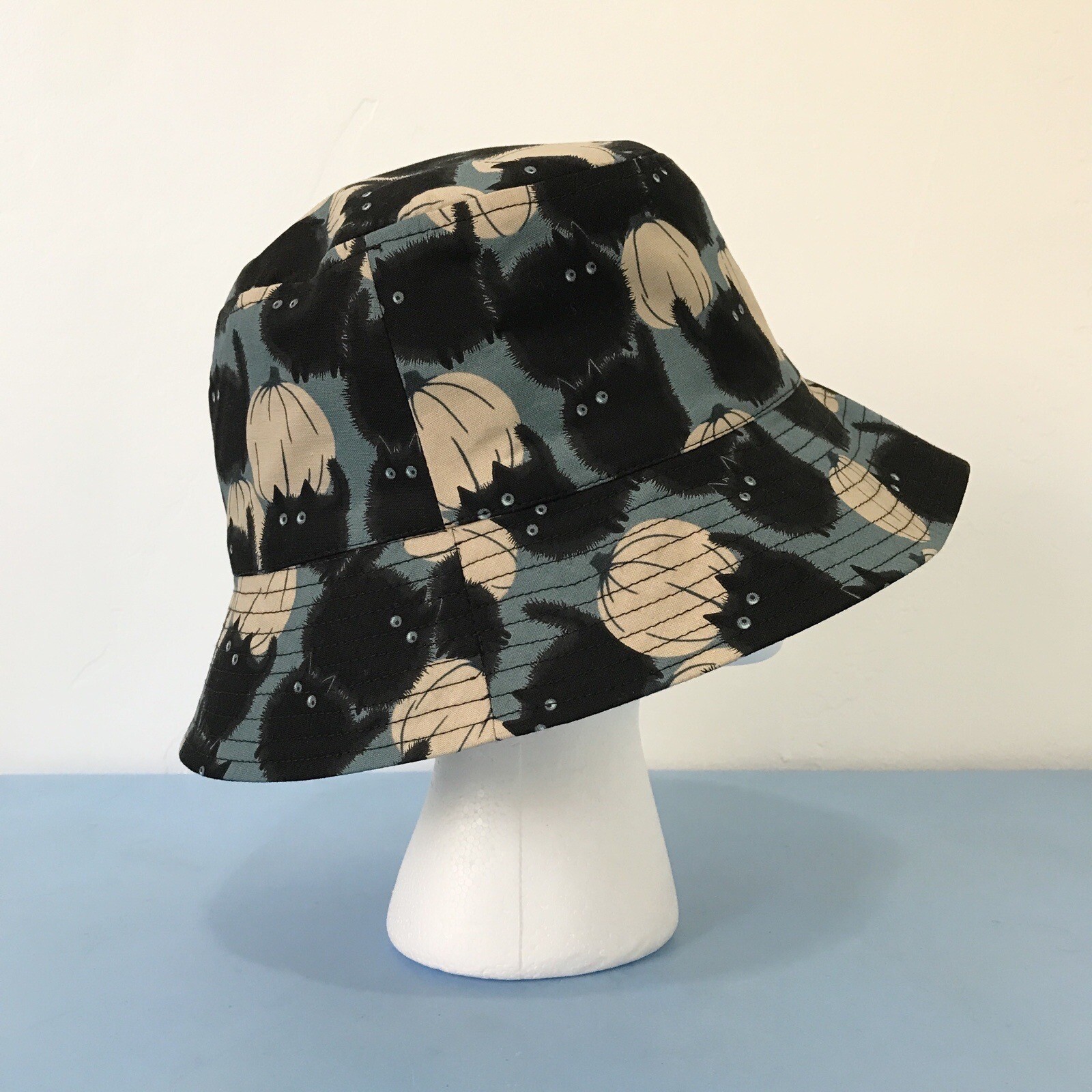 Reversible Unisex Bucket Hat 2-in-1 Black Cat Dark Space Design
