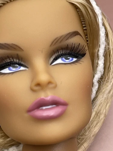 French Kiss Vanessa Perrin By Integrity Toys Fashion Royalty W Club Upgrade NRFB