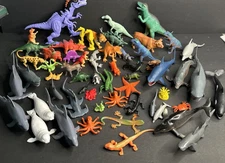 Large Lot Of Plastic Animals Mixed Brands & Sizes Sea Farm Dinosaur Ocean Safari