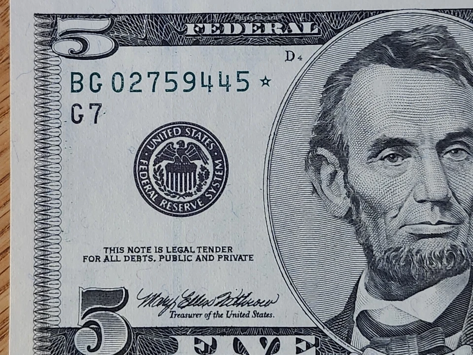 1999 $5 UNC/GEM "STAR NOTE" CHICAGO DISTRICT BG02759445* 2 OF 3 CONS SER NUM - Image 3 of 4