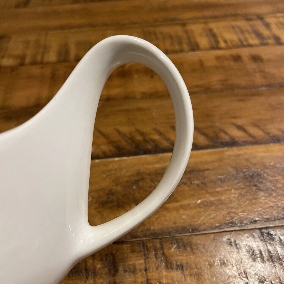 10 Strawberry Street Gravy Boat White Porcelain Sauce Bowl Boat - Image 4 of 4