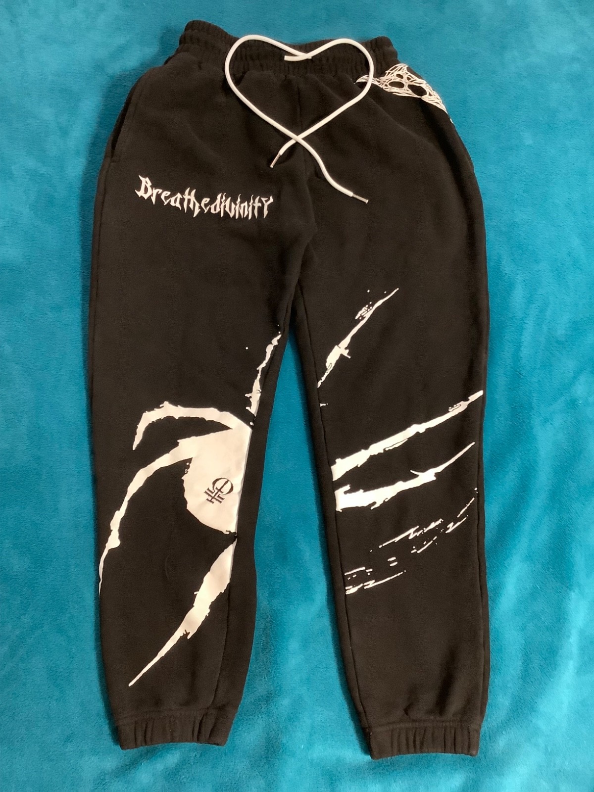 Breathe Divinity Cotton Spyder Graphic High Rise Crop Sweatpants 22 x 24 x 12 0P