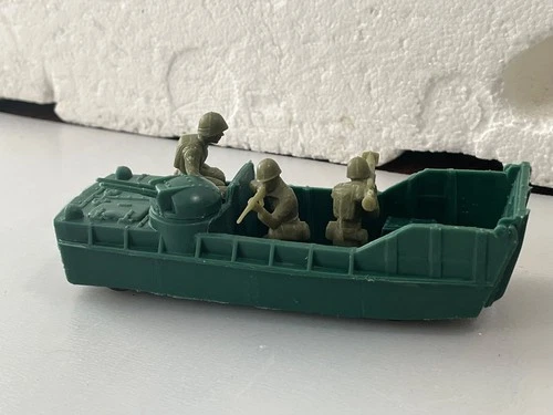 Vintage Marx Battleground Amphibious Landing Craft Green w/ Solders Collectible