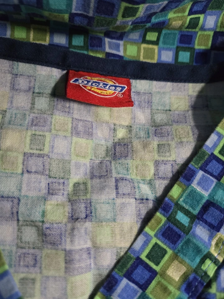 Dickies Scrub Top size S-Blue/Green Pool Tile Print-Chest 20.5"/L 26.5" - Image 3 of 4