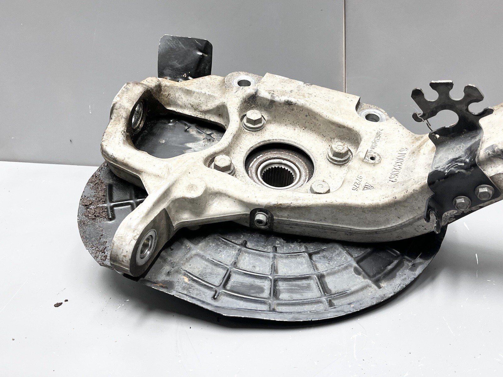 ⭐️2017-2022 MASERATI LEVANTE FRONT RIGHT SPINDLE KNUCKLE WHEEL BEARING HUB OEM