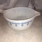 Vintage 1970s Pyrex 472 Snowflake Garland Round Casserole Dish