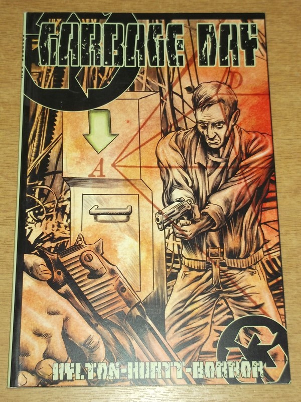 GARBAGE DAY ARCANA HYLTON HURTT BORROR GRAPHIC NOVEL< 9781771351188