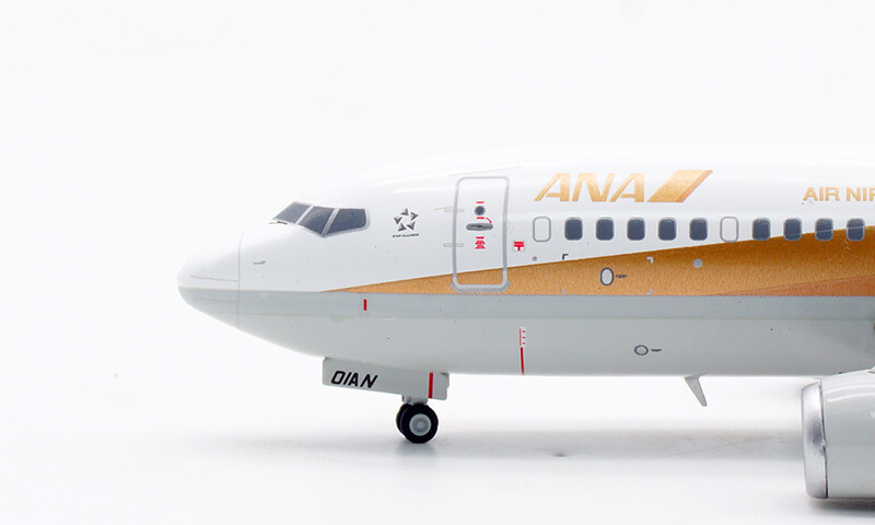 1:200 JC Wings ANA BOEING B737-700 Passenger Airplane 1:200 JC Wings ANA BOEING B737-700 Passenger Airplane
