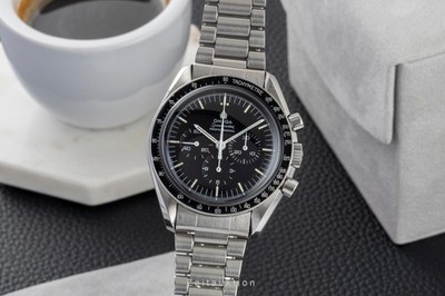 Omega Speedmaster Moonwatch Pre-Moon Chronograph Handaufzug Ref. 145.022.68ST