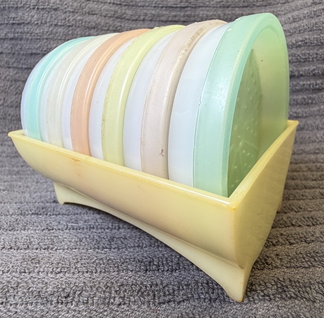 Tupperware カップ プレート セット Tupperware Coaster Set of 6 VTG MCM Pastel w/Caddy 567 Wagon Wheel