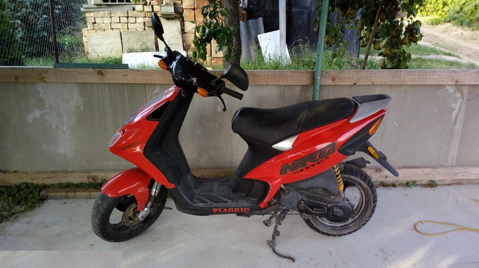 Lente faro anteriore plastica trasparente gemma destra originale Piaggio NRG 50 - Immagine 3 di 3