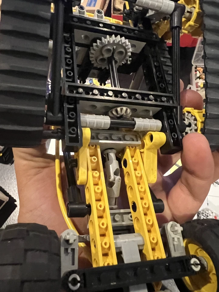 LEGO Technic 8248 Forklift, foto 3 di 5