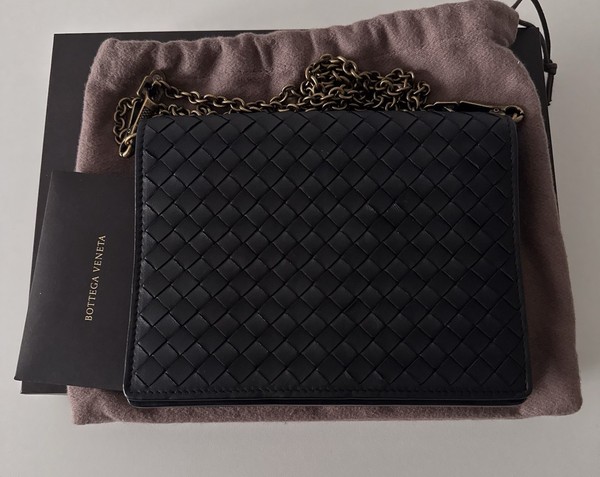 BOTTEGA VENETA - As NEW 100% Authentic Black Intrecciato Wallet on Chain Bag