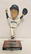 Larry Bernandez Bobblehead Giveaway in Seattle 22