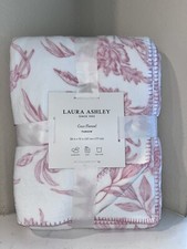 1-NWT LAURA ASHLEY VINTAGE PINK FLORAL PRINT THROW BLANKET