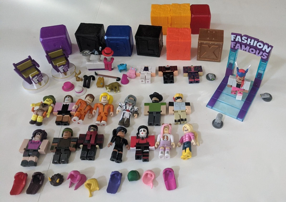 Roblox & Minecraft Action Figures Toys Lot of Figures + Accessories Blocks  ⭐️