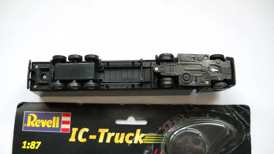 REVELL 1/87 : N° 2 "IC- Truck " Mercedes-Benz Actros & Trailer; radiocomandati - Immagine 3 di 4