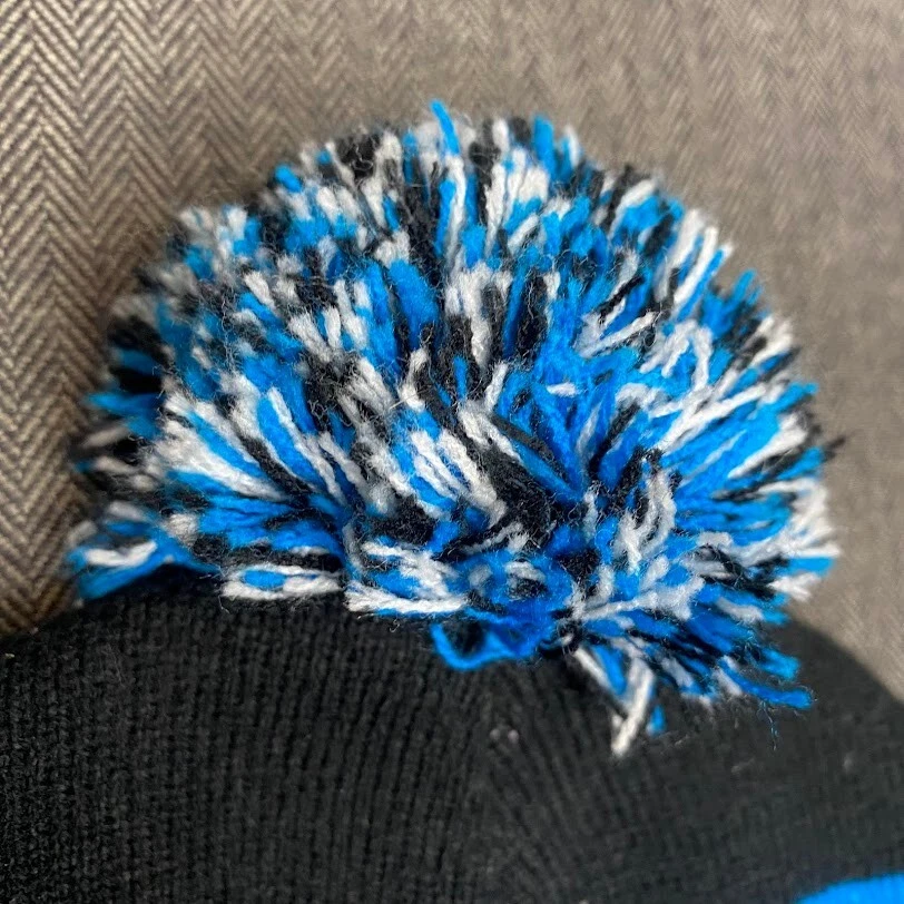 Gorro Colosseum Athletics para hombre talla única azul negro bordado Carolina a rayas Foto 3 de 4