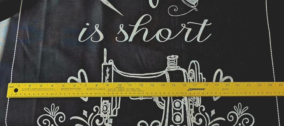 Timeless Treasures - Panel de tela acolchado Life Is Short con máquina de coser Foto 2 de 2