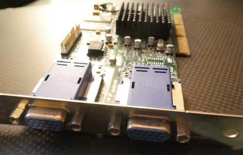 Matrox MGA G450 (G45MDHA32DLXB) 32 MB DDR SDRAM AGP 4x/8x Graphics adapter - Picture 3 of 5