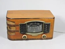 Vintage Zenith Radio Model 68632 Wooden Tabletop Tube Radio WORKS! - Needs Work