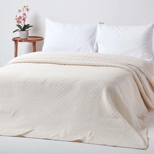 Cream Cotton Rich Metelassé Diamond Pattern Bedspread Double Size