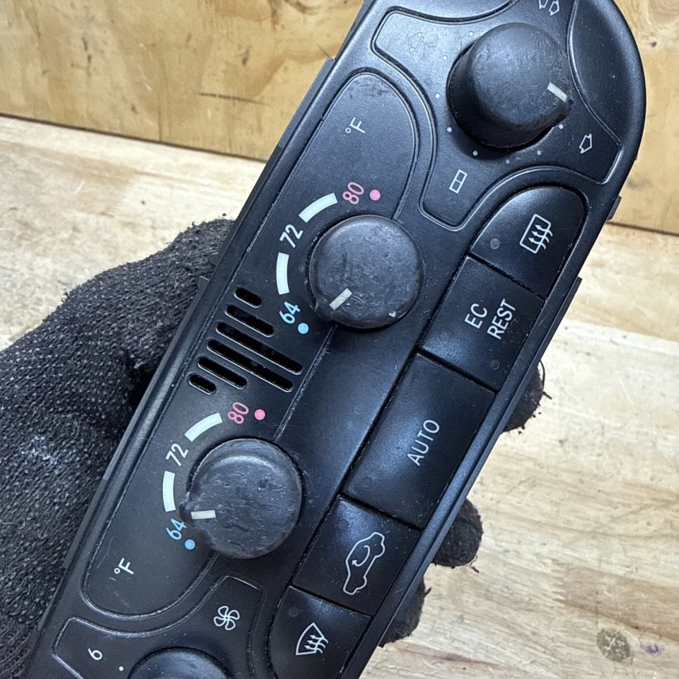 01-04 MERCEDES-BENZ C240 C320 AC TEMPERATURE CLIMATE CONTROL UNIT 2038300685 — 第 4/4 张图片