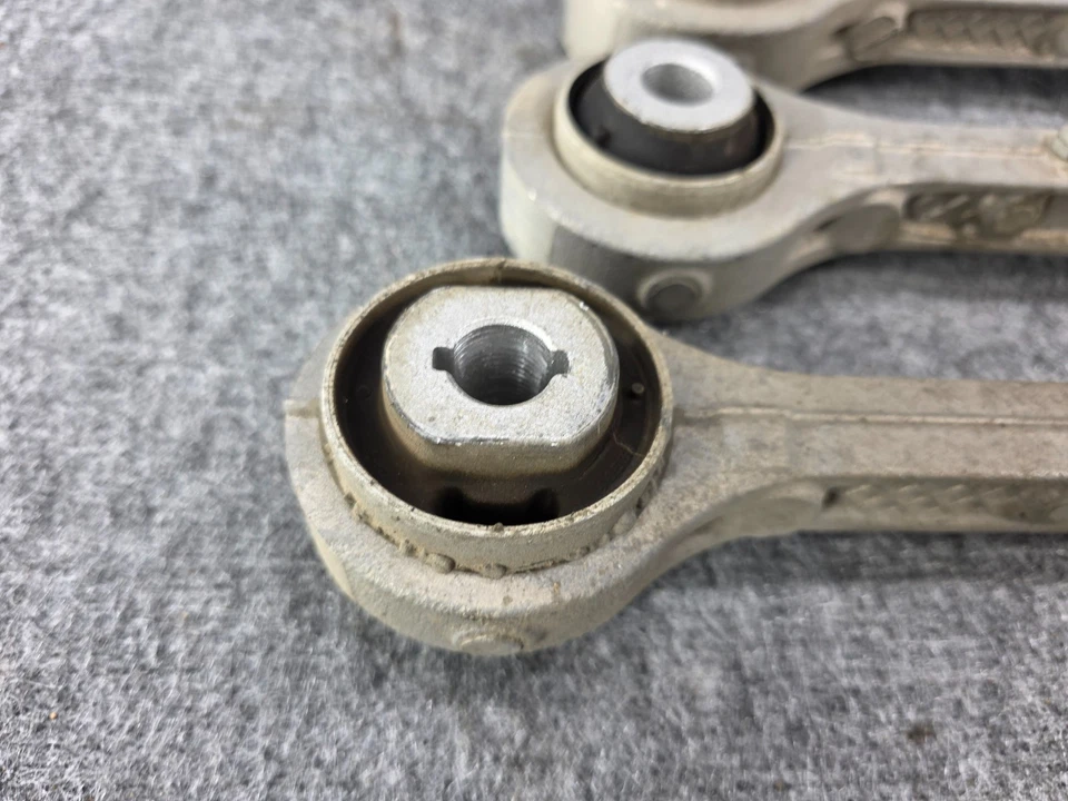 Juego brazo de control superior inferior trasero derecho Jeep Grand/Wagoneer L 2022-2025 4x4 4x4 Foto 4 de 4