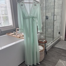 VTG GILEAD Housecoat Mint Green Lace, Flowers All Nylon USA 60  s-70  s Medium