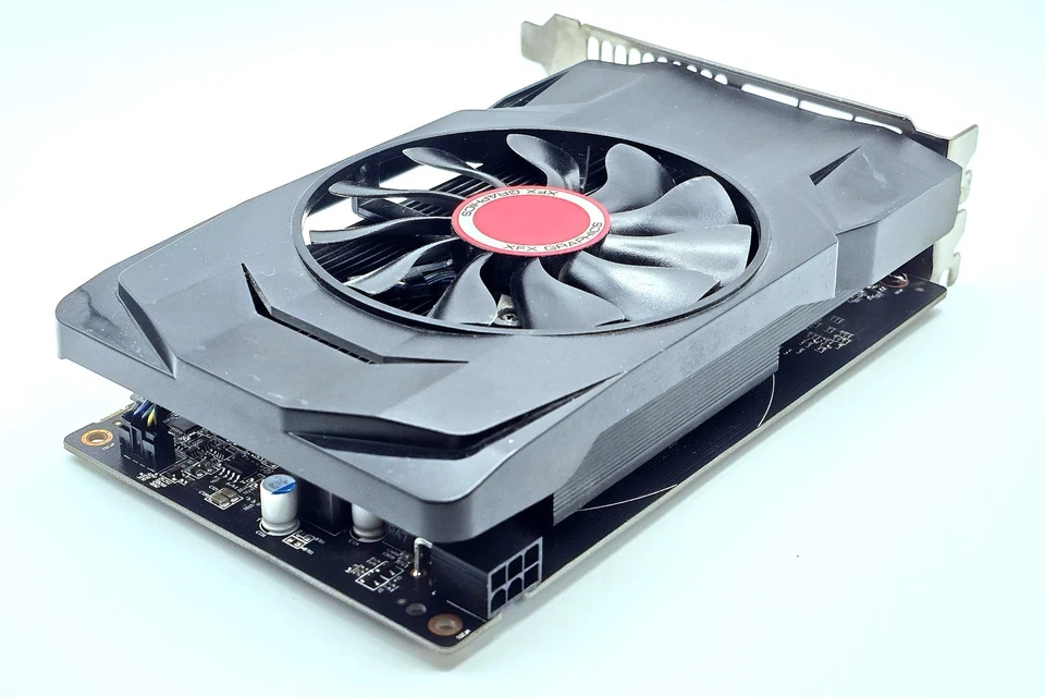 XFX AMD Radeon RX 560 4GB GDDR5 Graphics Card – Lightly Used, Great Condition - Image 3 of 4