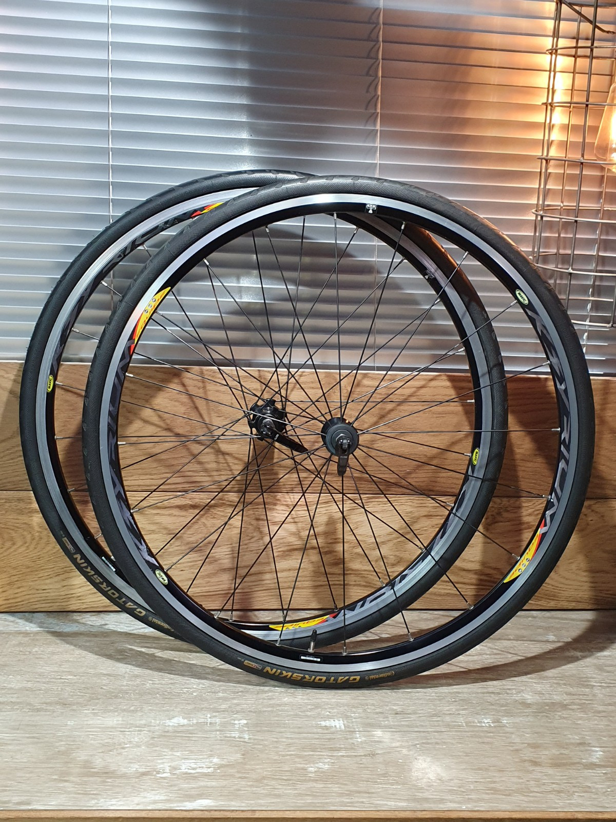 MAVIC 「マビック」 KSYRIUM EQUIPE /CAMPAGNOLO Mavic Ksyrium Equipe Clincher Wheels - Components