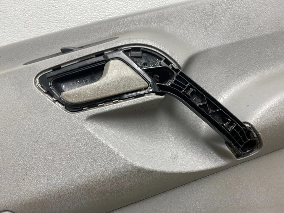 Dodge Freightliner Sprinter 2007-2012 panel puerta pasajero derecho moldura DG J8125 Foto 4 de 4