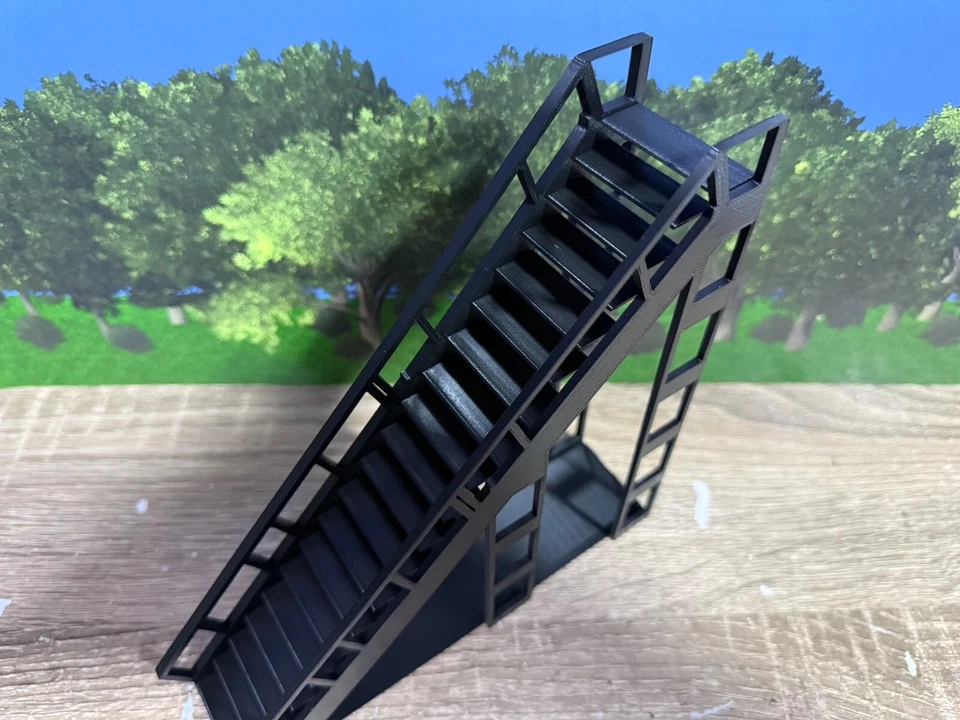 G Scale Large Stairs and Landing with Railings - 20 Steps 6.5 inches tall - Image 3 of 3