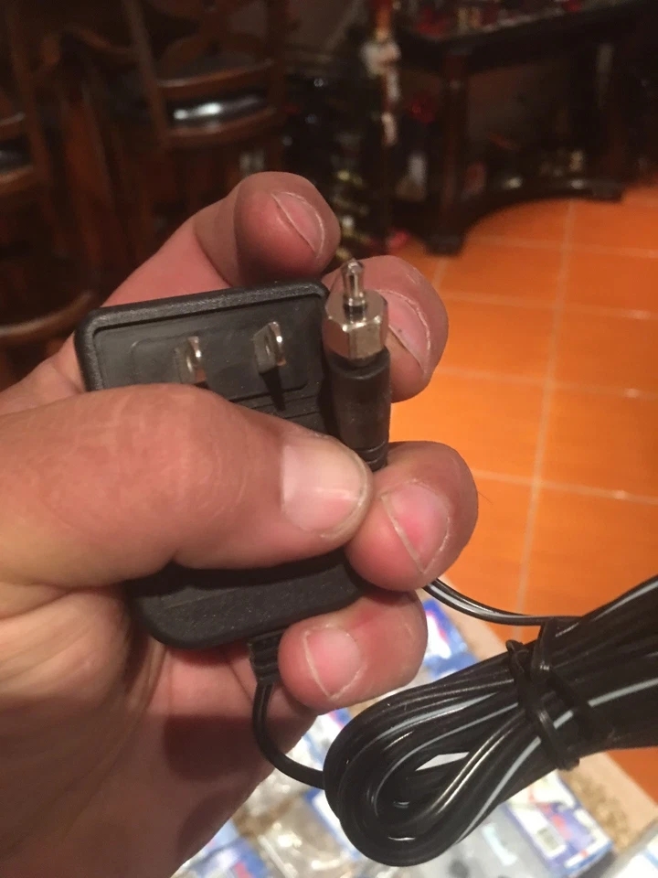 CEN NiCd Glow Driver Wall Charger - Image 2 of 4