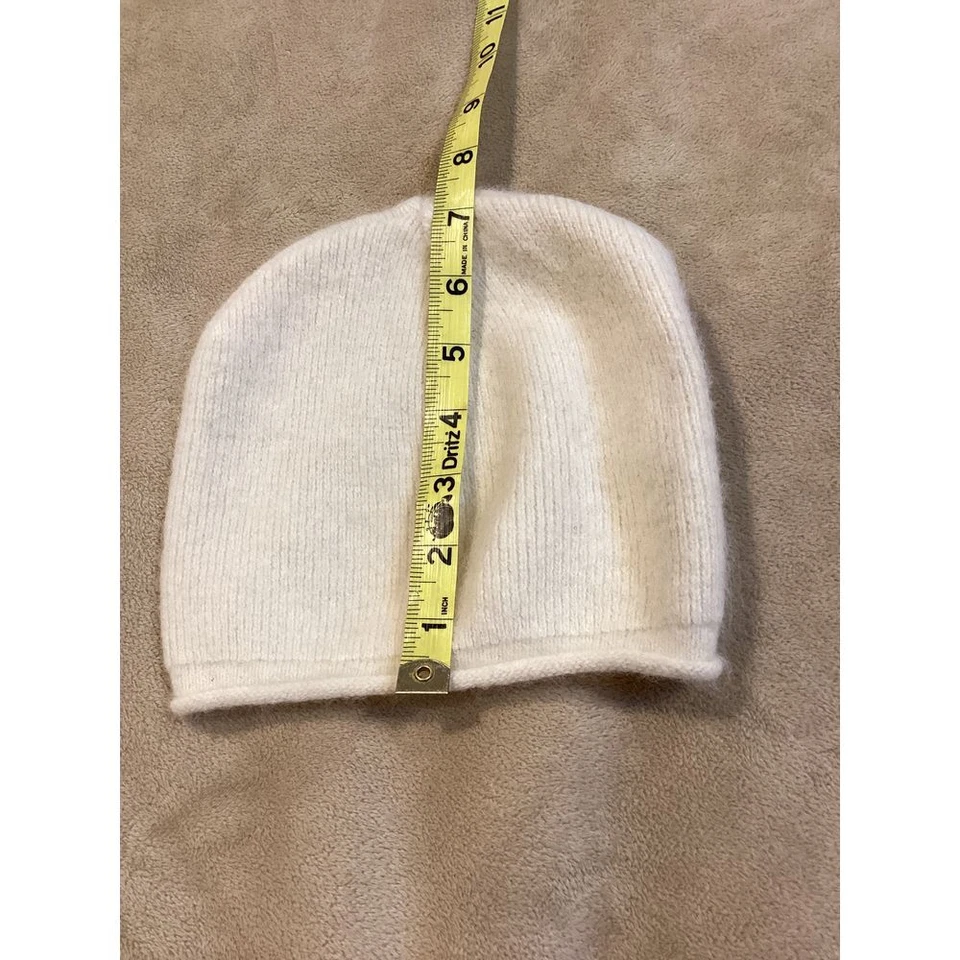 Chapéu gorro marfim H & M, sistema operacional, 35% angorá, 30% acrílico, 25% lã de cordeiro, 10% nylon - Imagem 3 de 4