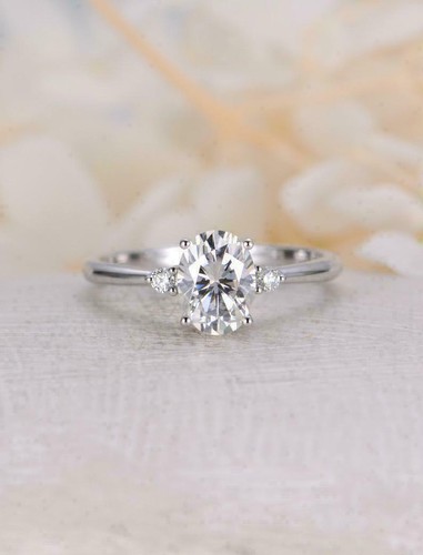 1.75Ct Oval Simulated Diamond Engagement Bridal Ring Set 14K White Gold Plated - 第 2/6 張圖片