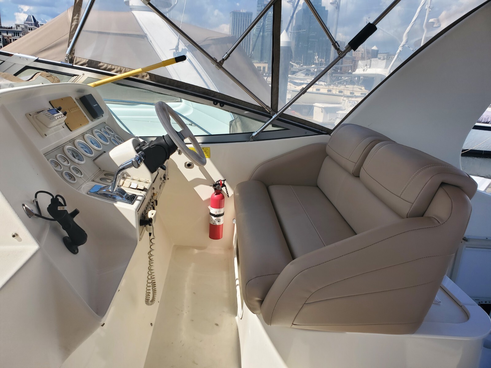 1995 Cruisers Yacht 3570 Esprit Great Family Cruiser Sleeps 4 eBay