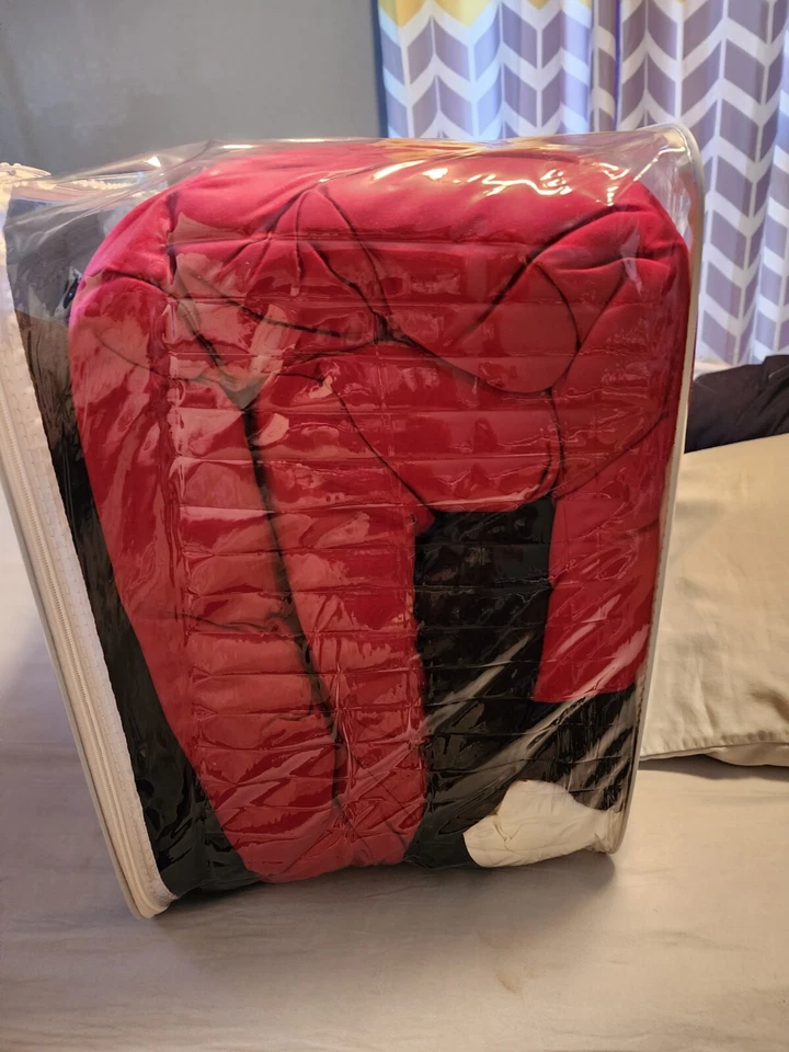 Chic Home Duke Comforter 10 Pc Set, King Red, Black & White CS1455 New In Bag - Image 4 of 4