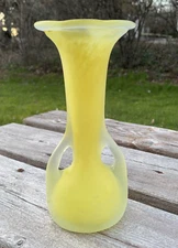 HAND BLOWN ART GLASS VASE WITH HANDLES MADE IN POLAND YELLOW K&K 8" Frosty