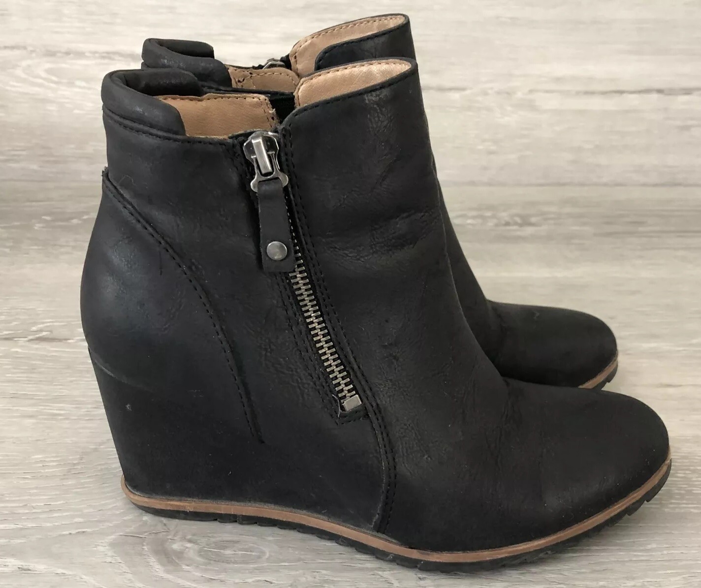 Naturalizer Soul Haley Women's 7M Black Leather Side Zip Wedge